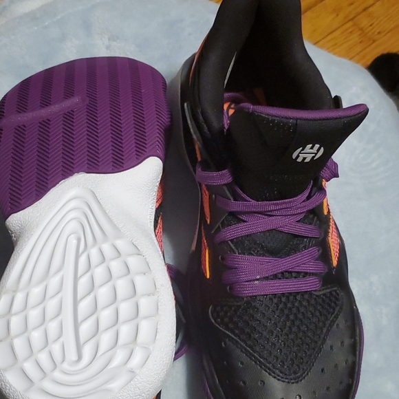 Adidas - Picture 3 of 4